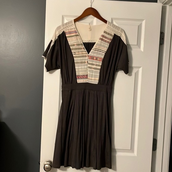 Tiny Dresses & Skirts - Super cute Tiny rayon dress size large in perfect condition
